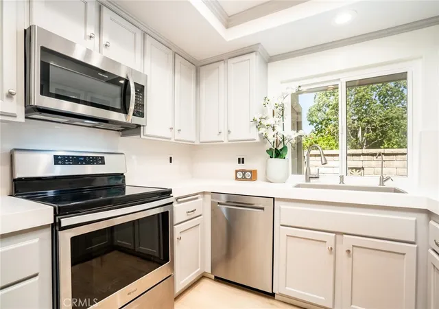 Listing Photo 5 - Condo for sale in building located at 8777 Coral Springs Ct, Huntington Beach, CA 92646 - Unit #11B