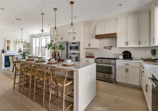 Single family home for sale at 181 E Palm St, Altadena, CA 91001 | MLS# PF26057797 | Listing updated on 2026-09-15