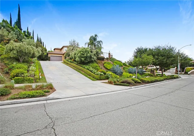 Photo 3 of Sale Pending at 498 Green Orchard, Riverside, CA 92506 | MLS# RS26080399 | Listing updated on 2026-09-18