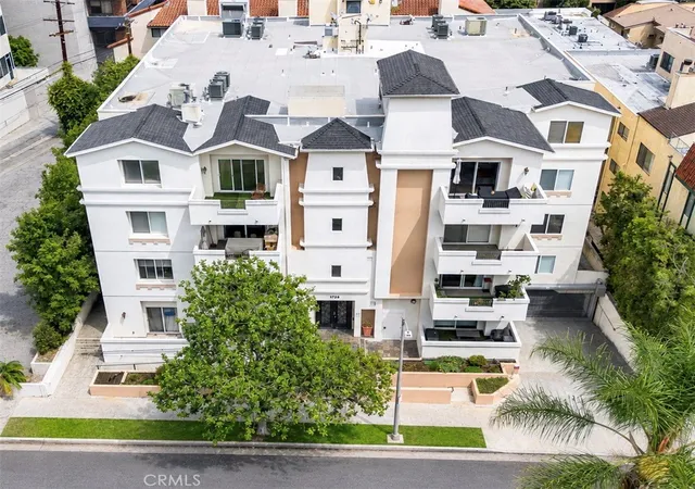 Photo 2 of Condo for sale at 1726 S Bentley Ave #403, Los Angeles, CA 90025 | MLS# OC26081582 | Listing updated on 2026-09-14