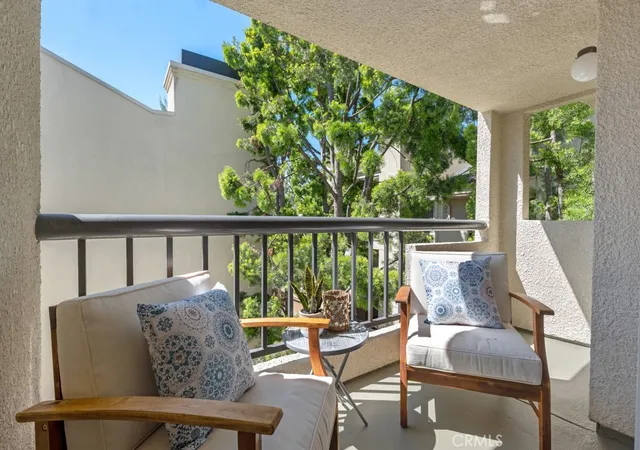 Photo 3 of Sale Pending at 21500 Burbank #316, Woodland Hills, CA 91367 | MLS# SR26082145 | Listing updated on 2026-09-15