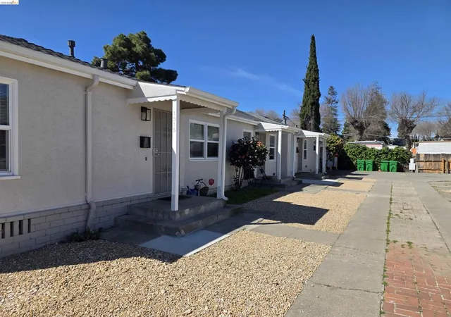 Photo 2 of Sale Pending at 1315 135th Avenue, San Leandro, CA 94578 | MLS# 41131328 | Listing updated on 2026-09-15