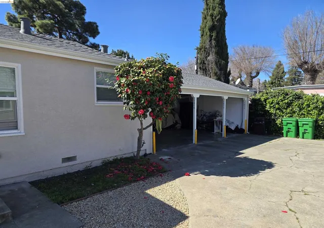 Photo 3 of Sale Pending at 1315 135th Avenue, San Leandro, CA 94578 | MLS# 41131328 | Listing updated on 2026-09-15