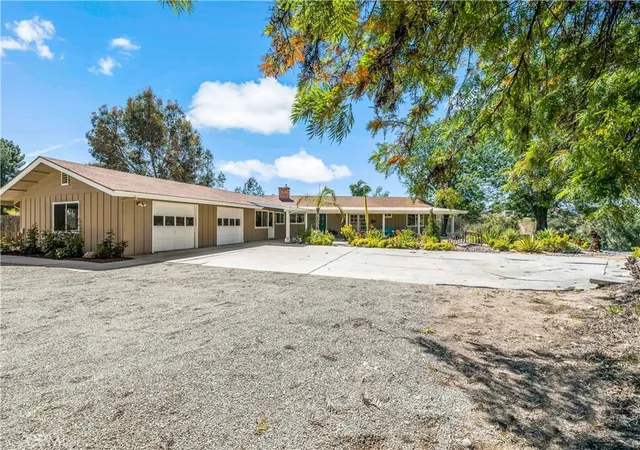 Photo 2 of Mansion for sale at 39980 Via Fernando, Temecula, CA 92592 | MLS# SW26083158 | Listing updated on 2026-09-14