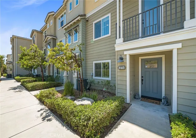 Photo 2 of Townhouse for sale at 2778 Daybreak, Pomona, CA 91767 | MLS# AR26084981 | Listing updated on 2026-09-15