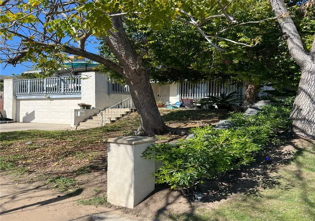 Photo 2 of Single family home for sale at 3641 E Esther, Long Beach, CA 90804 | MLS# IG26085347 | Listing updated on 2026-09-15