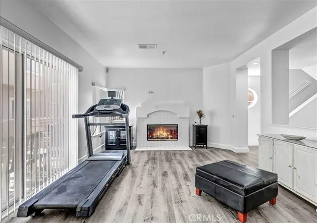 Listing Photo 4 - Condo for sale in building located at 14053 Lemoli, Hawthorne, CA 90250