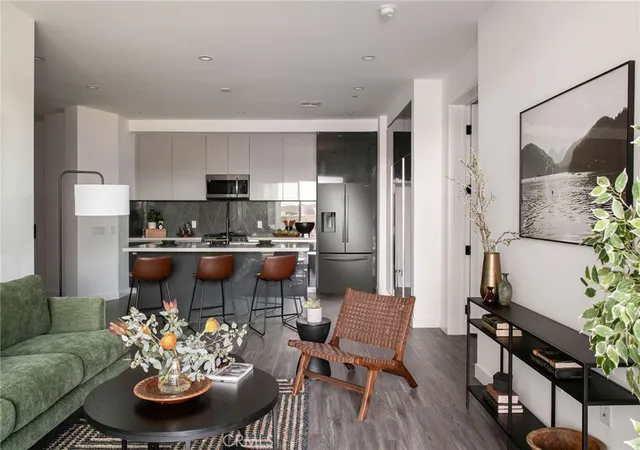 Photo 2 of Condo for sale at 118 Astronaut Ellison S Onizuka St #206, Los Angeles, CA 90012 | MLS# PF26085894 | Listing updated on 2026-09-14