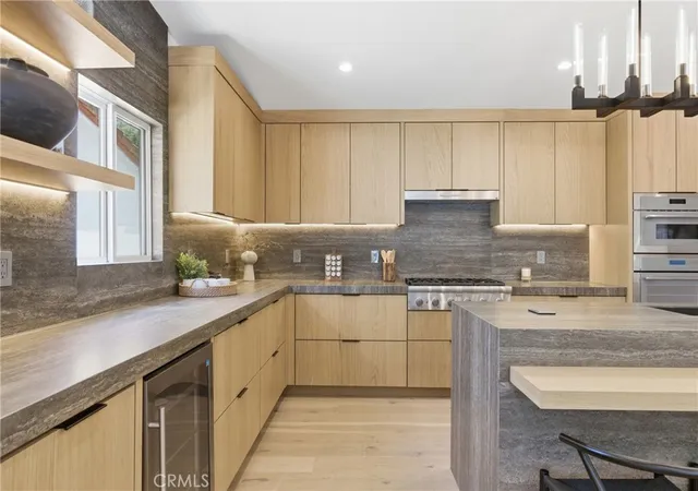 Photo 3 of Sale Pending at 5016 Rubio Ave, Encino, CA 91436 | MLS# SR26087130 | Listing updated on 2026-10-06
