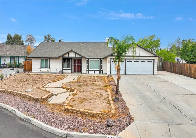 Photo 2 of Single family home for sale at 11334 Courtside, Victorville, CA 92392 | MLS# IG26087635 | Listing updated on 2026-09-14