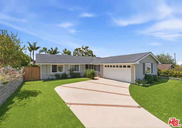 Photo 3 of Single family home for sale at 7022 Lofty Grv Dr, Rancho Palos Verdes, CA 90275 | MLS# 26777747 | Listing updated on 2026-10-06