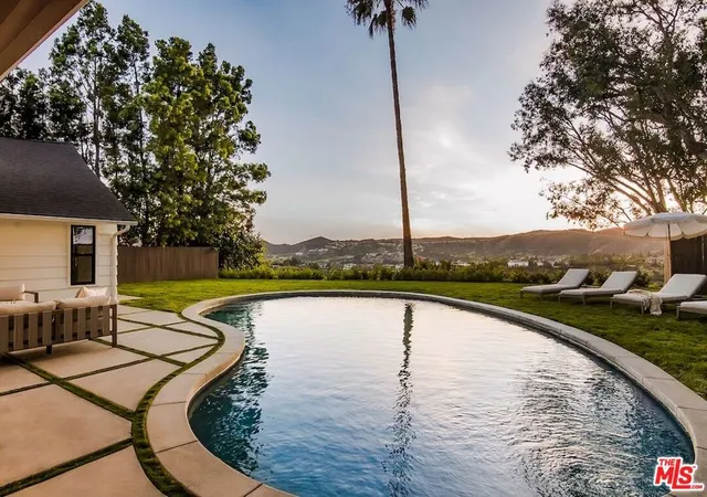 Photo 3 of Sale Pending at 2179 Linda Flora Dr, Los Angeles, CA 90077 | MLS# 26753371 | Listing updated on 2026-09-15