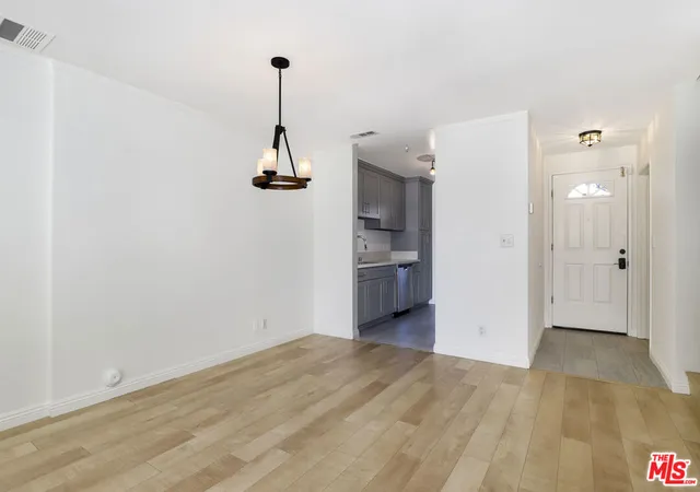 Listing Photo 4 - Condo for sale at Tampa Terrace, Unit 30 11311 Tampa Ave, Tampa Terrace, Porter Ranch, CA 91326 | Built Year: 1974-1974