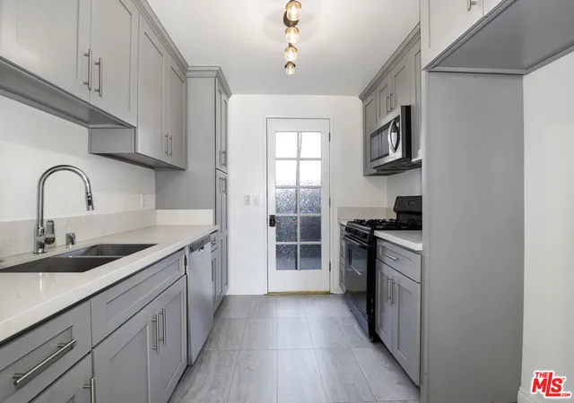 Listing Photo 5 - Condo for sale at Tampa Terrace, Unit 30 11311 Tampa Ave, Tampa Terrace, Porter Ranch, CA 91326 | Built Year: 1974-1974
