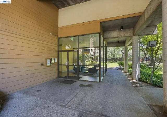 Photo 3 of Condo for sale at 460 N Civic Dr #106, Walnut Creek, CA 94596 | MLS# 41132389 | Listing updated on 2026-09-14