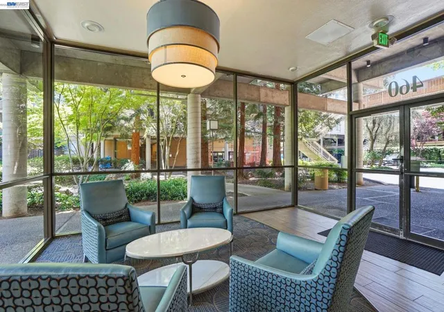 Listing Photo 4 - Condo for sale in building located at 460 N Civic Dr, Walnut Creek, CA 94596 - Unit #106