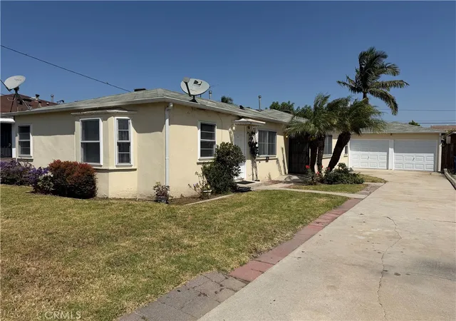 Photo 1 of Sale Pending at 323 Elm, Inglewood, CA 90301 | MLS# OC26090254 | Listing updated on 2026-09-15