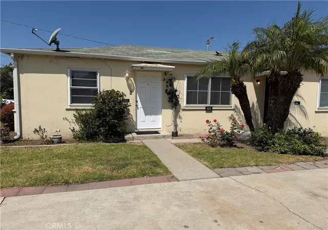 Photo 3 of Sale Pending at 323 Elm, Inglewood, CA 90301 | MLS# OC26090254 | Listing updated on 2026-09-15