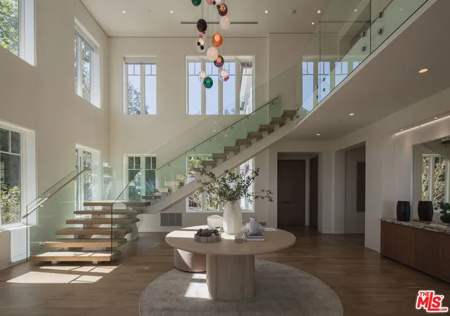 Photo 3 of Mansion for sale at 1722 San Remo Dr, Pacific Palisades, CA 90272 | MLS# 26827133 | Listing updated on 2026-09-14