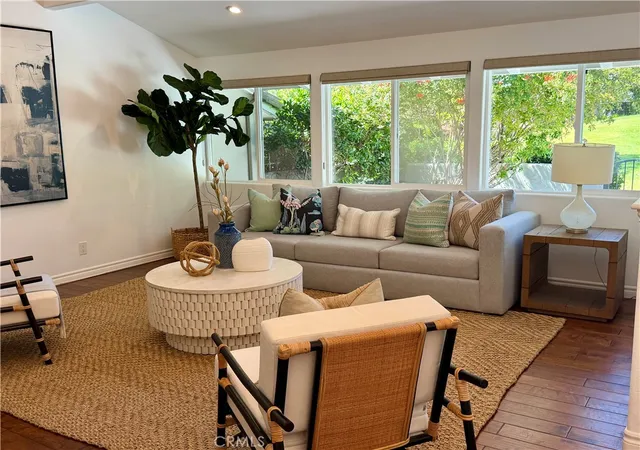 Photo 3 of Sale Pending at 2102 Vista Entrada, Newport Beach, CA 92660 | MLS# NP26091602 | Listing updated on 2026-09-14