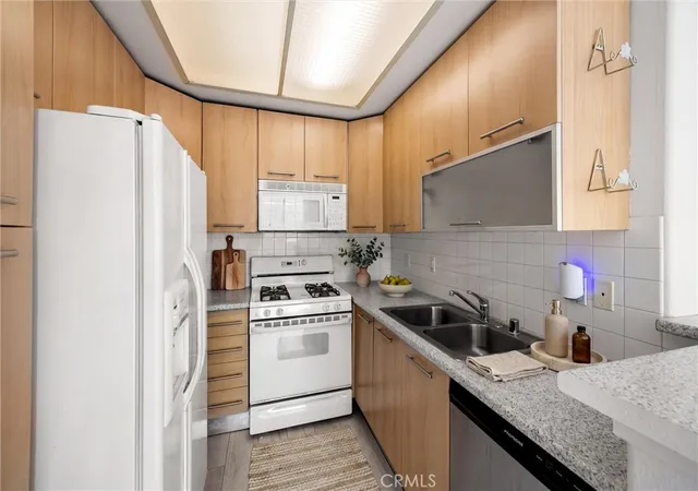 Photo 4 of Condo for sale at 7122 La Tijera Blvd #H101, Los Angeles, CA 90045 | MLS# SB26094414 | Listing updated on 2026-09-26