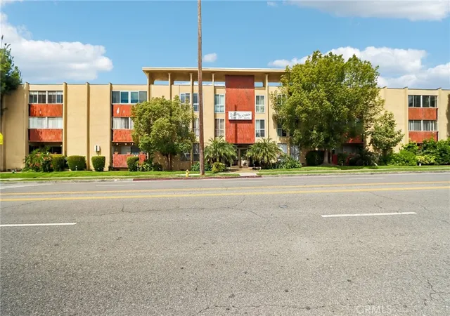 Photo 1 of Condo for sale at 6225 Coldwater Cyn Ave #102, North Hollywood, CA 91606 | MLS# SR26092007 | Listing updated on 2026-09-15