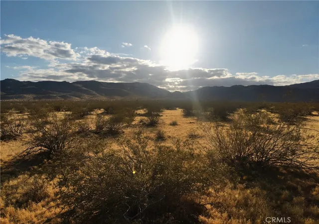 Photo 4 of Sale Pending at 5 Venada, Lucerne Valley, CA 92356 | MLS# HD26096380 | Listing updated on 2026-09-15