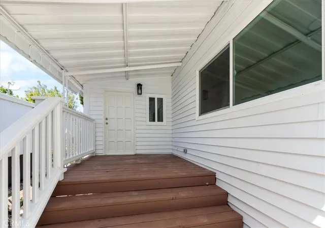 Photo 4 of Manufactured home for sale at 4201 Topanga Cyn Blvd #171, Woodland Hills, CA 91364 | MLS# SR26096144 | Listing updated on 2026-09-14