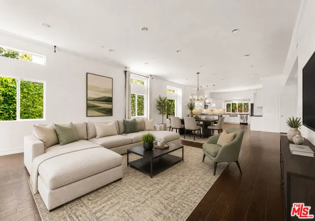 Photo 3 of Sale Pending at 22202 Ave San Luis, Woodland Hills, CA 91364 | MLS# 26829721 | Listing updated on 2026-09-14