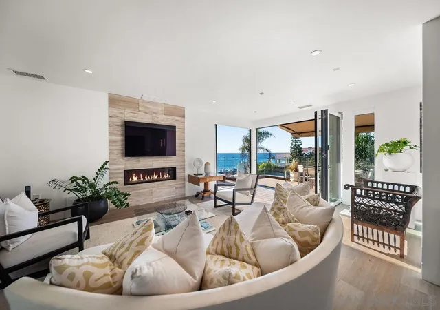 Photo 1 of Condo for sale at 231 Bonair St, La Jolla, CA 92037 | MLS# 260011135SD | Listing updated on 2026-09-14