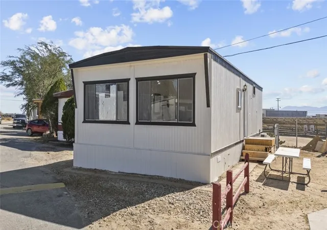 Manufactured home for sale at 1258 W Rosamond Blvd #47, Rosamond, CA 93560 | MLS# SR26100632