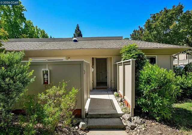 Photo 3 of Condo for sale at 2233 Pine Knoll Dr #4, Walnut Creek, CA 94595 | MLS# 41134870 | Listing updated on 2026-09-16