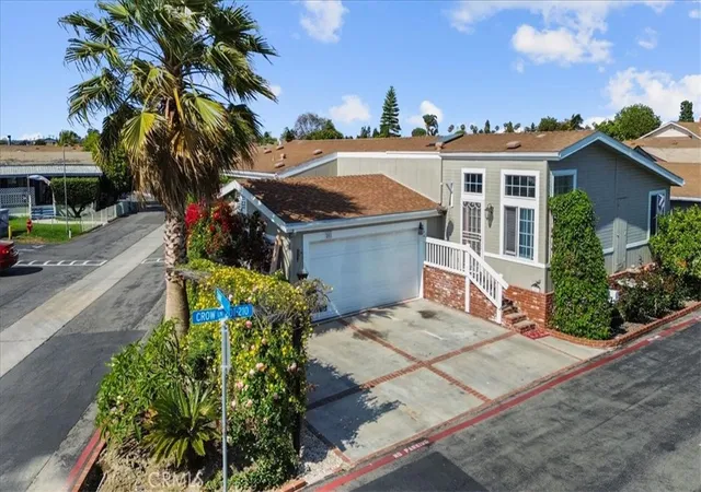 Photo 3 of Sale Pending at 201 Crow Ln, Fountain Valley, CA 92708 | MLS# IG26106217 | Listing updated on 2026-09-15