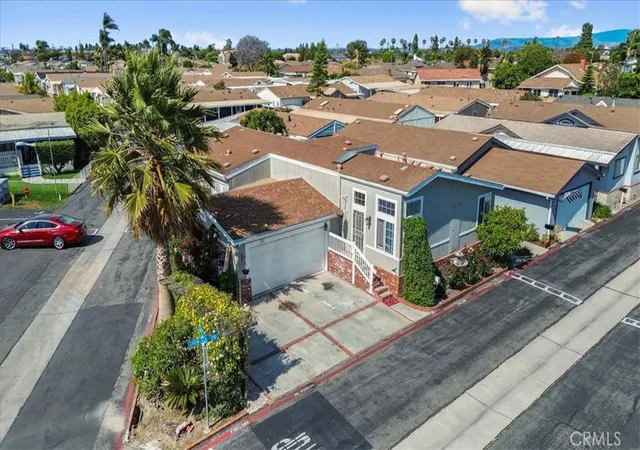 Photo 3 of Sale Pending at 201 Crow Ln, Fountain Valley, CA 92708 | MLS# IG26106217 | Listing updated on 2026-09-15