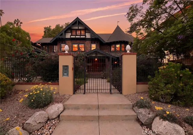 Photo 3 of Mansion for sale at 1415 S Manhattan Pl, Los Angeles, CA 90019 | MLS# BB26105635 | Listing updated on 2026-09-15