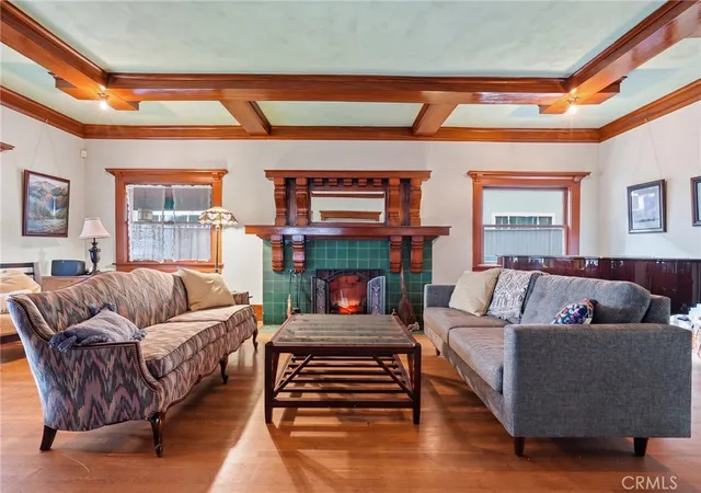 Photo 3 of Single family home for sale at 1415 S Manhattan Pl, Los Angeles, CA 90019 | MLS# BB26105635 | Listing updated on 2026-09-15