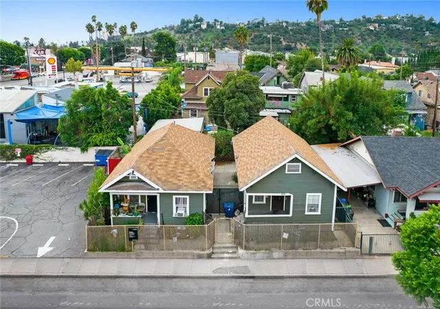 Photo 2 of Sale Pending at 116 Ellita Pl, Los Angeles, CA 90042 | MLS# AR26109684 | Listing updated on 2026-09-14