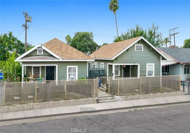 Listing Photo 4 - Condo for sale in building located at 116 Ellita Pl, Los Angeles, CA 90042