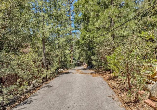 Photo 4 of Single family home for sale at 25595 Glen Rd, Idyllwild, CA 92549 | MLS# 219148112DA | Listing updated on 2026-09-15