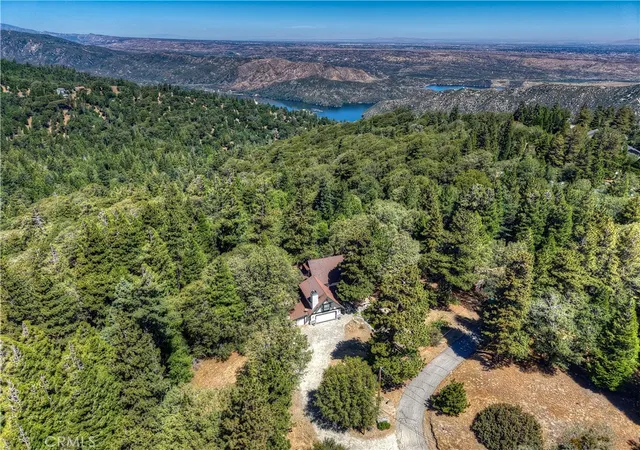 Photo 3 of Single family home for sale at 550 Coyote Trl, Cedarpines Park, CA 92325 | MLS# IG26110855 | Listing updated on 2026-09-15