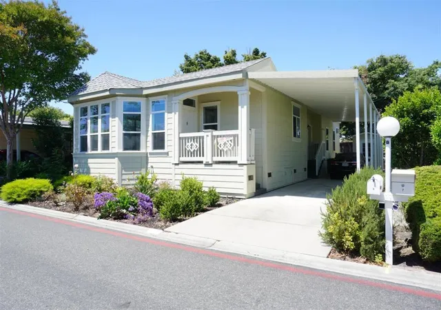 Photo 3 of Manufactured home for sale at 1050 Borregas Ave #8, Sunnyvale, CA 94089 | MLS# ML82048215 | Listing updated on 2026-09-14