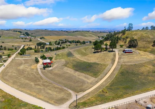 Photo 2 of Single family home for sale at 6998 Kingsbury Rd, Templeton, CA 93465 | MLS# NS26108260 | Listing updated on 2026-09-14