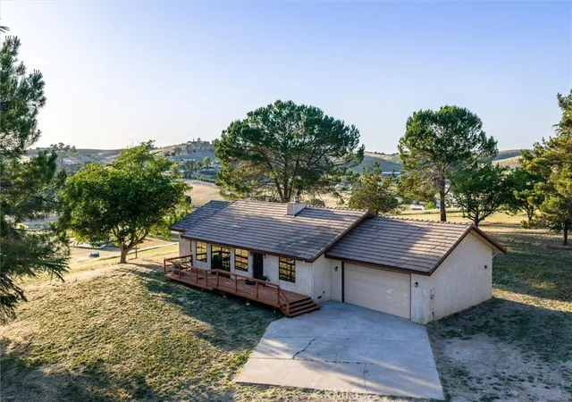 Photo 3 of Single family home for sale at 6998 Kingsbury Rd, Templeton, CA 93465 | MLS# NS26108260 | Listing updated on 2026-09-14