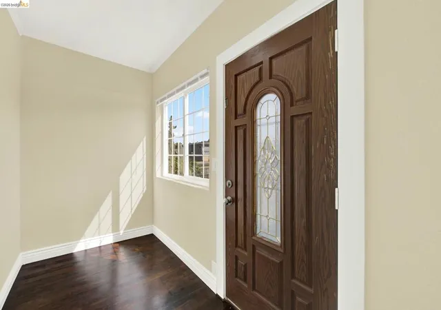 Photo 3 of Single family home for sale at 7317 Lockwood St, Oakland, CA 94621 | MLS# 41135727 | Listing updated on 2026-09-15
