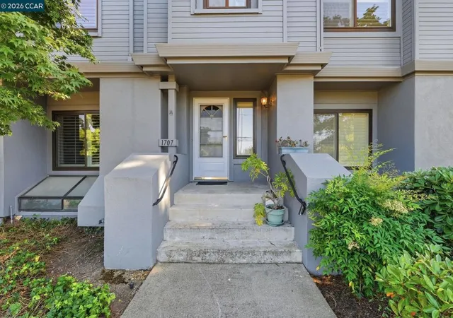 Townhouse for sale at 1707 Geary Rd, Walnut Creek, CA 94597 | MLS# 41135862