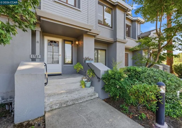 Photo 3 of Townhouse for sale at 1707 Geary Rd, Walnut Creek, CA 94597 | MLS# 41135862 | Listing updated on 2026-09-15
