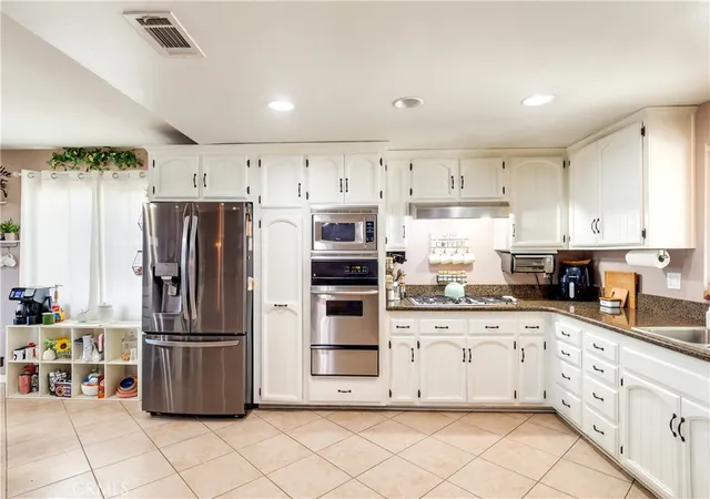 Photo 3 of Sale Pending at 3090 Norco Dr, Norco, CA 92860 | MLS# IG26108490 | Listing updated on 2026-09-14