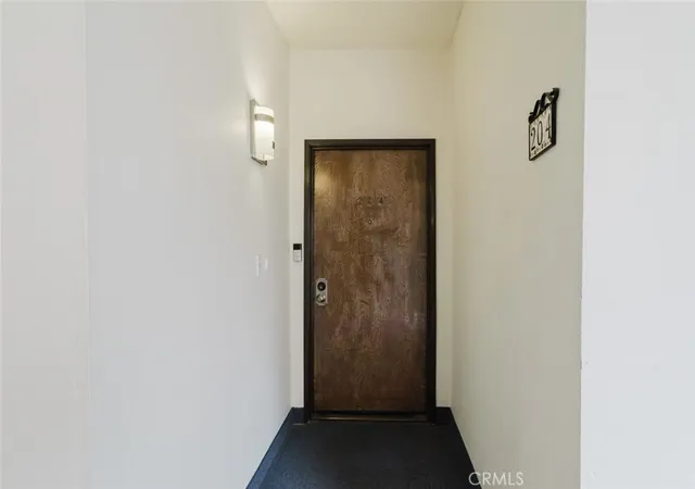Photo 4 of Condo for sale at 1305 N Columbus Ave #204, Glendale, CA 91202 | MLS# GD26113657 | Listing updated on 2026-09-14