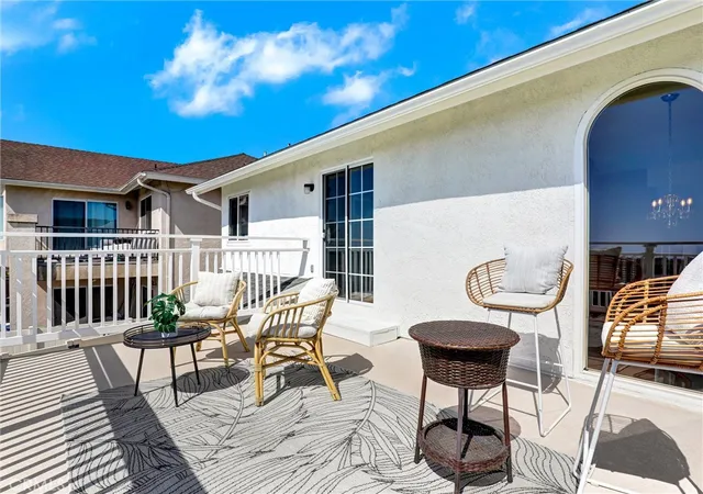 Photo 3 of Single family home for sale at 21095 Skylark Dr, Lake Forest, CA 92630 | MLS# PW26113908 | Listing updated on 2026-09-15