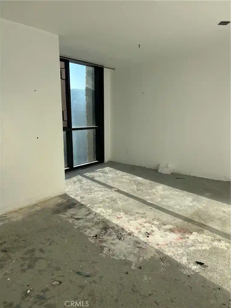 Listing Photo 4 - Condo for sale in building located at 3940 Gresham St, San Diego, CA 92109 - Unit #344